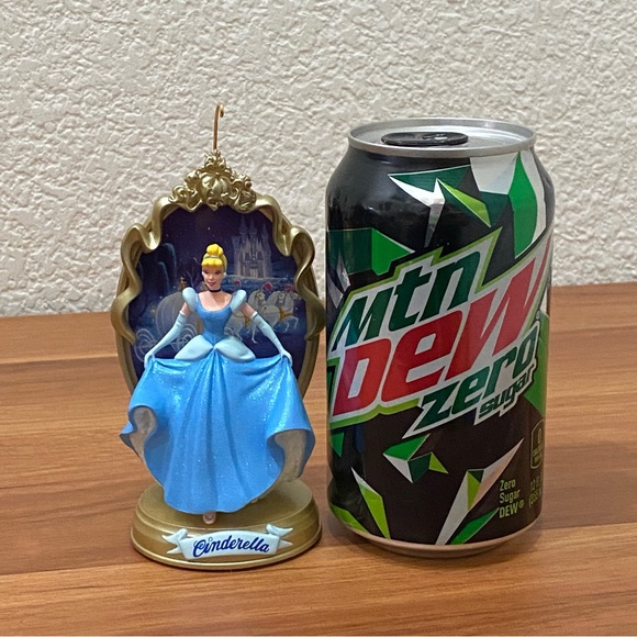 Vintage 1997 DISNEY Hallmark Cinderella Christmas Tree Ornament - Picture 8 of 15